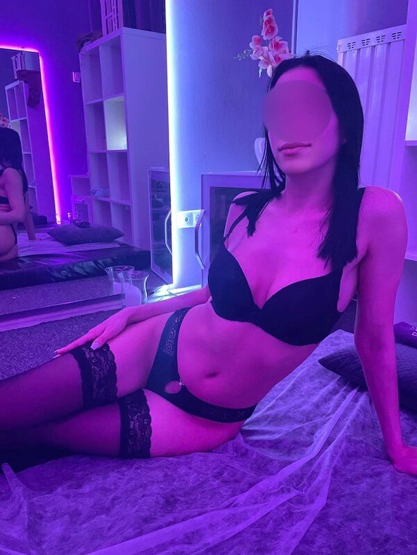 Yvette - Budapest erotic massage