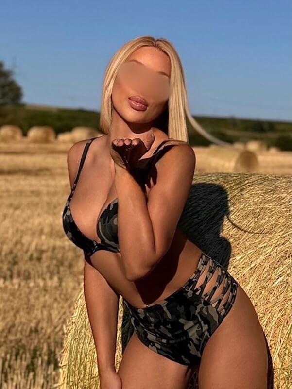 Vivien - Budapest erotic massage
