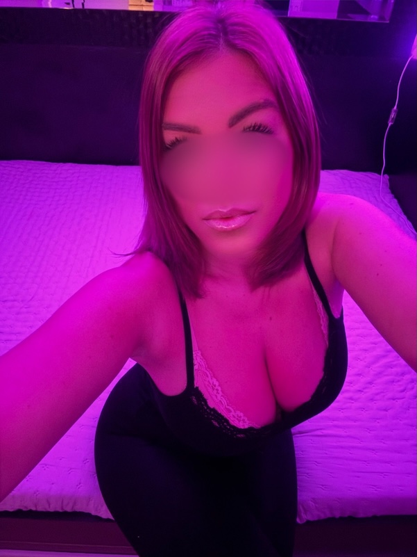 Rachel - Budapest erotikus masszázs