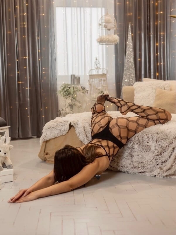 Ella - Budapest erotikus masszázs
